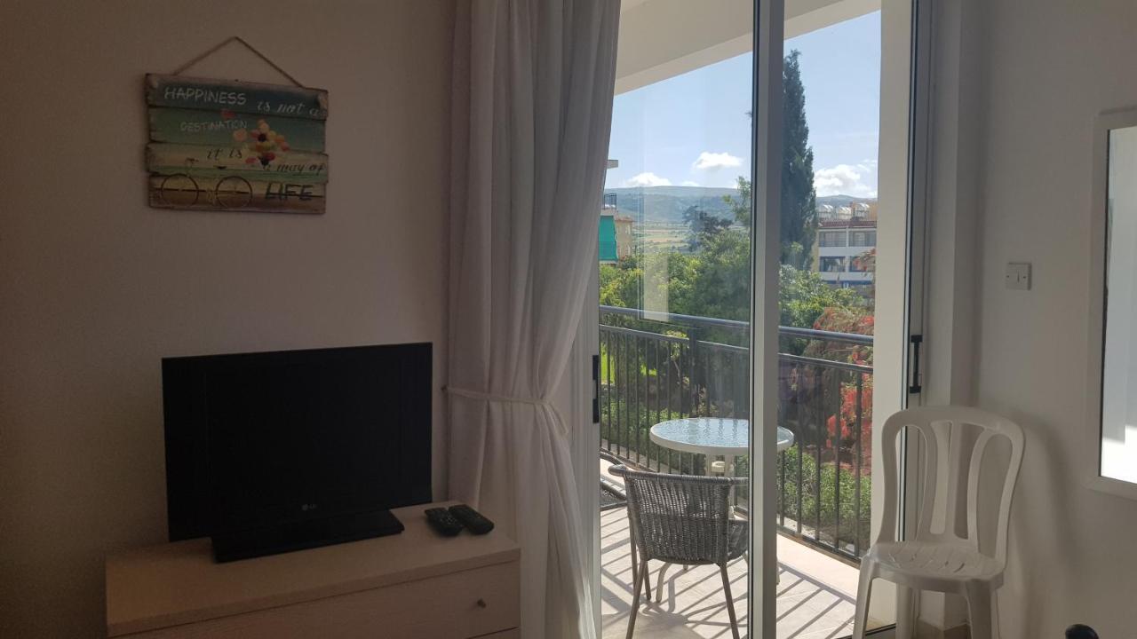 Apartment Oasis Polis Exteriér fotografie