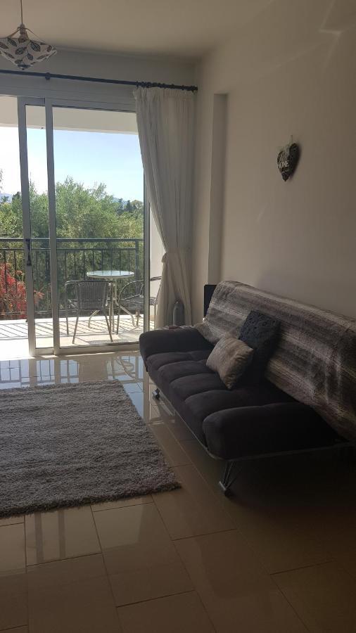 Apartment Oasis Polis Exteriér fotografie